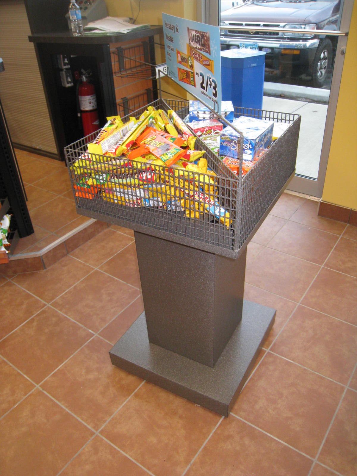 Specialty Displays McCowan Store Fixtures